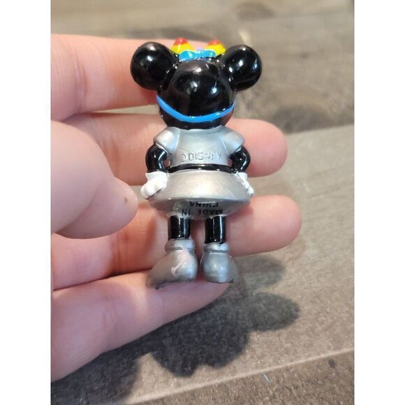 Disney Minnie mouse astronaut silver toy figure - Picture 3 of 4